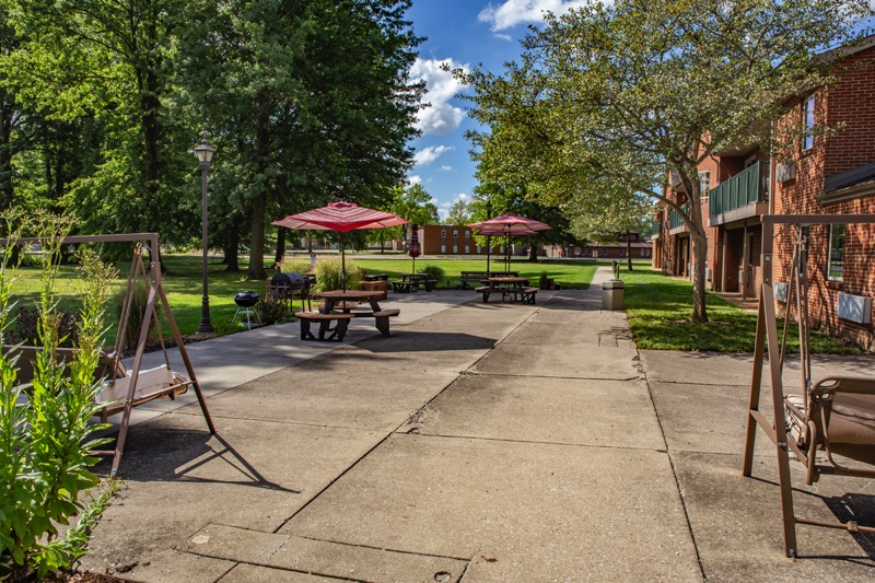 Barnett Plaza Apartments Communal Seating area