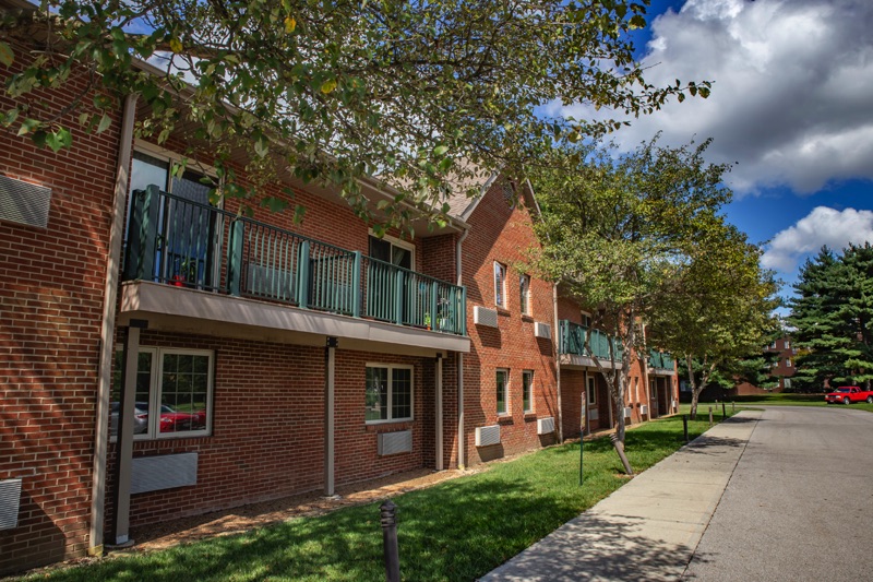 Barnett Plaza Apartments Exterior