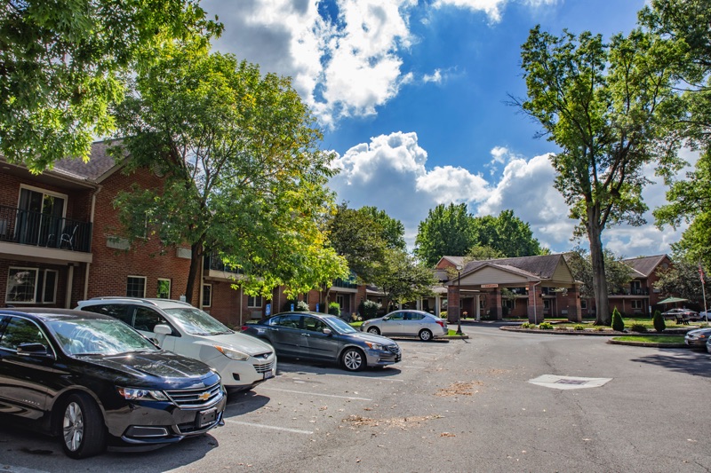 Barnett Plaza Apartments Parking