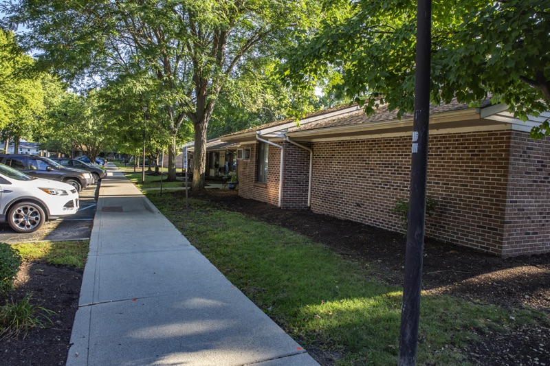 Bristol Square Apartments Exterior