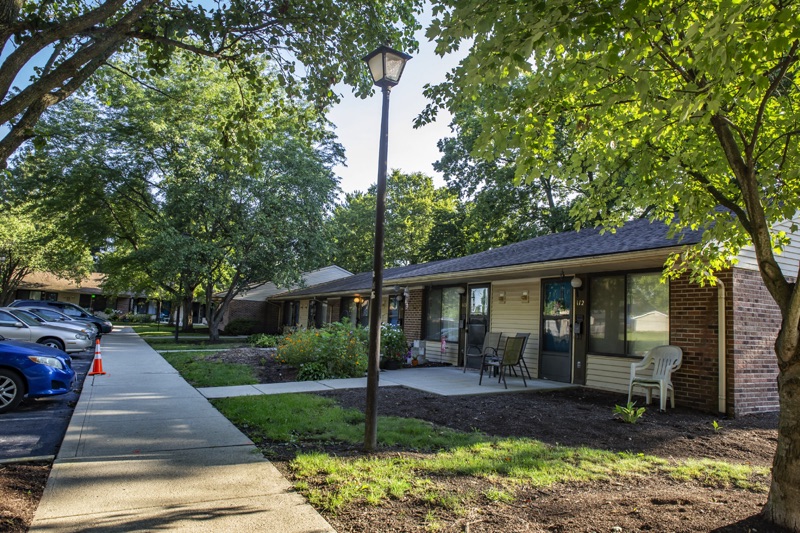 Bristol Square Apartments Exterior