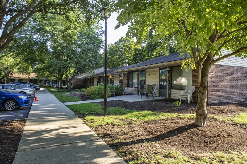 Bristol Square Apartments Exterior