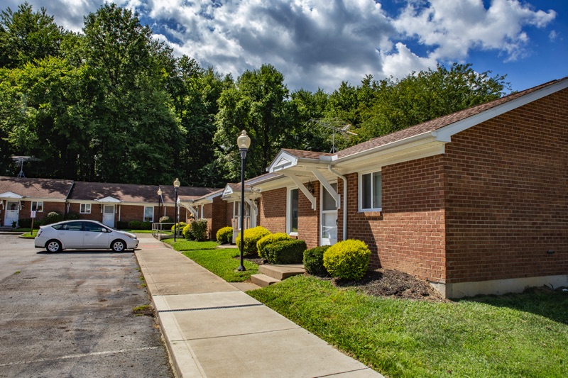 Clermont Villa Parking