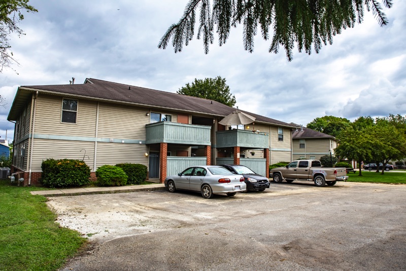 Creekside Apartments Parking