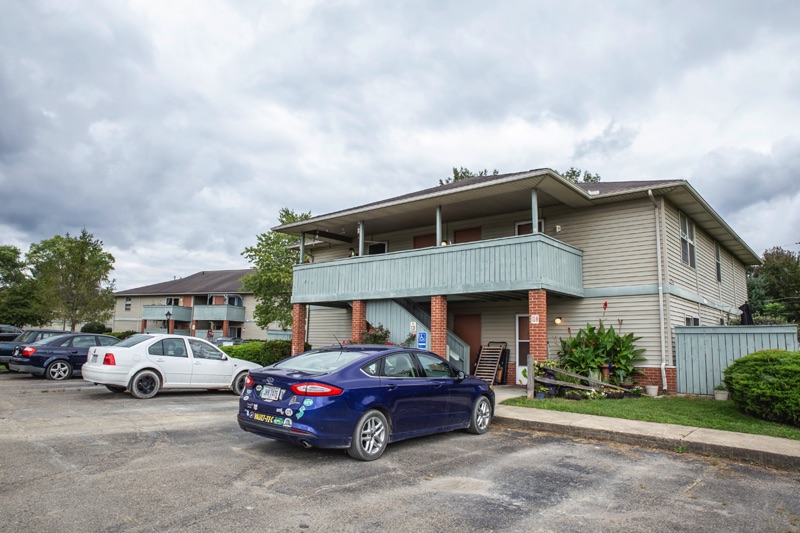 Creekside Apartments Parking