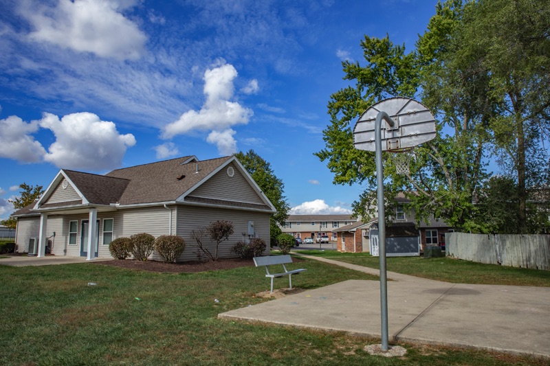 Manorview Apartments Basketball Court