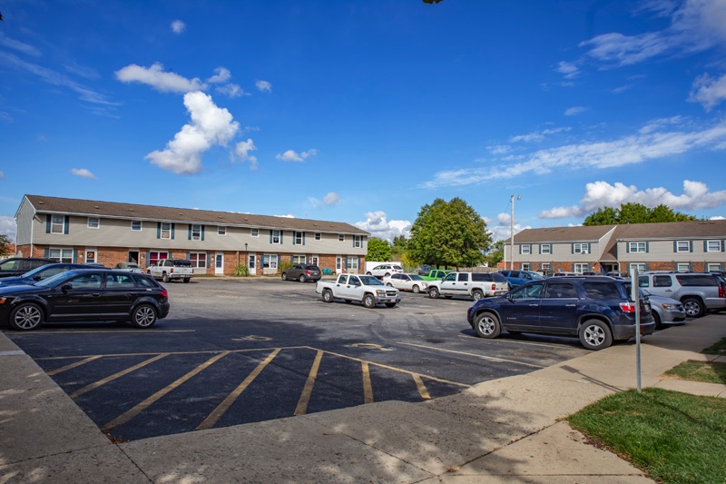 Manorview Apartments Parking