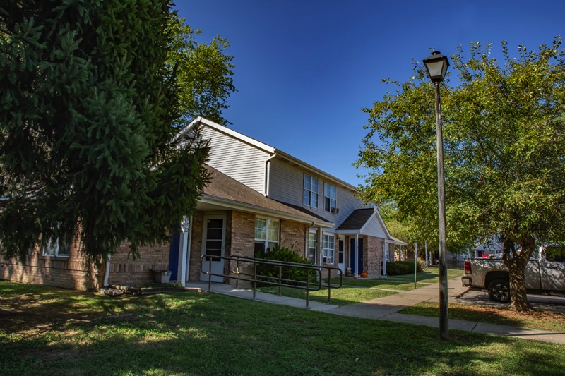 Oakview Manor Exterior