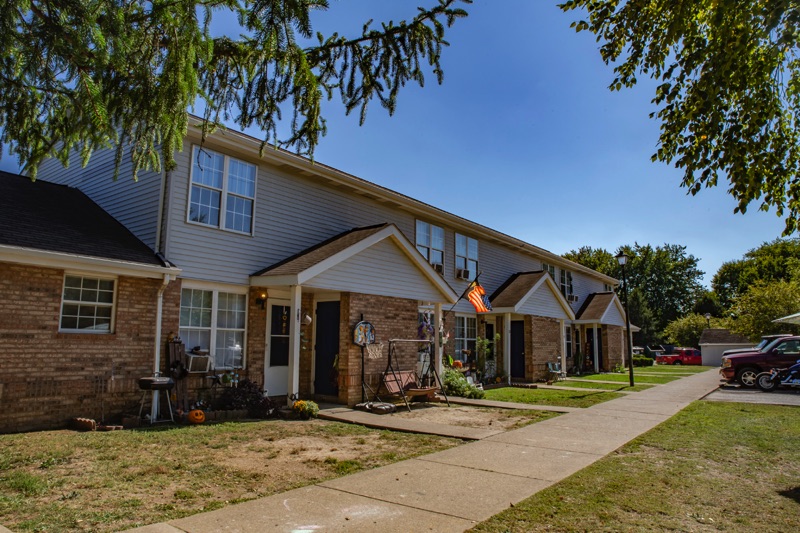 Oakview Manor Exterior