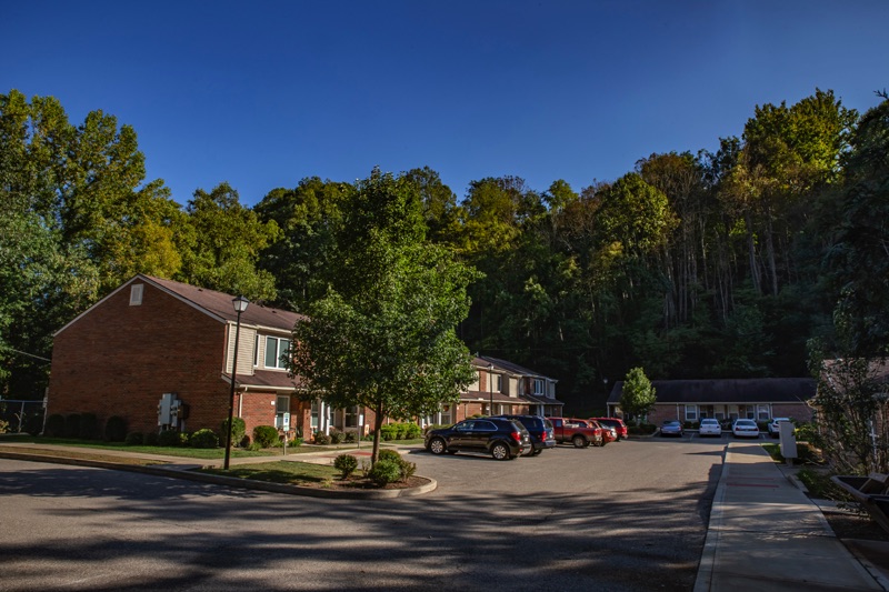 Pomeroy Cliffs Parking