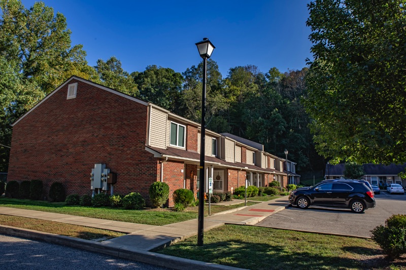 Pomeroy Cliffs Exterior