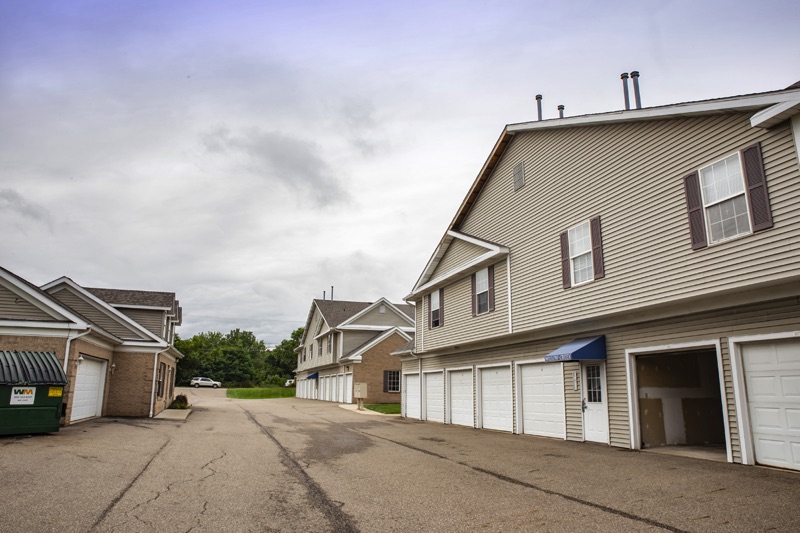 Willow Creek Apartments Exterior